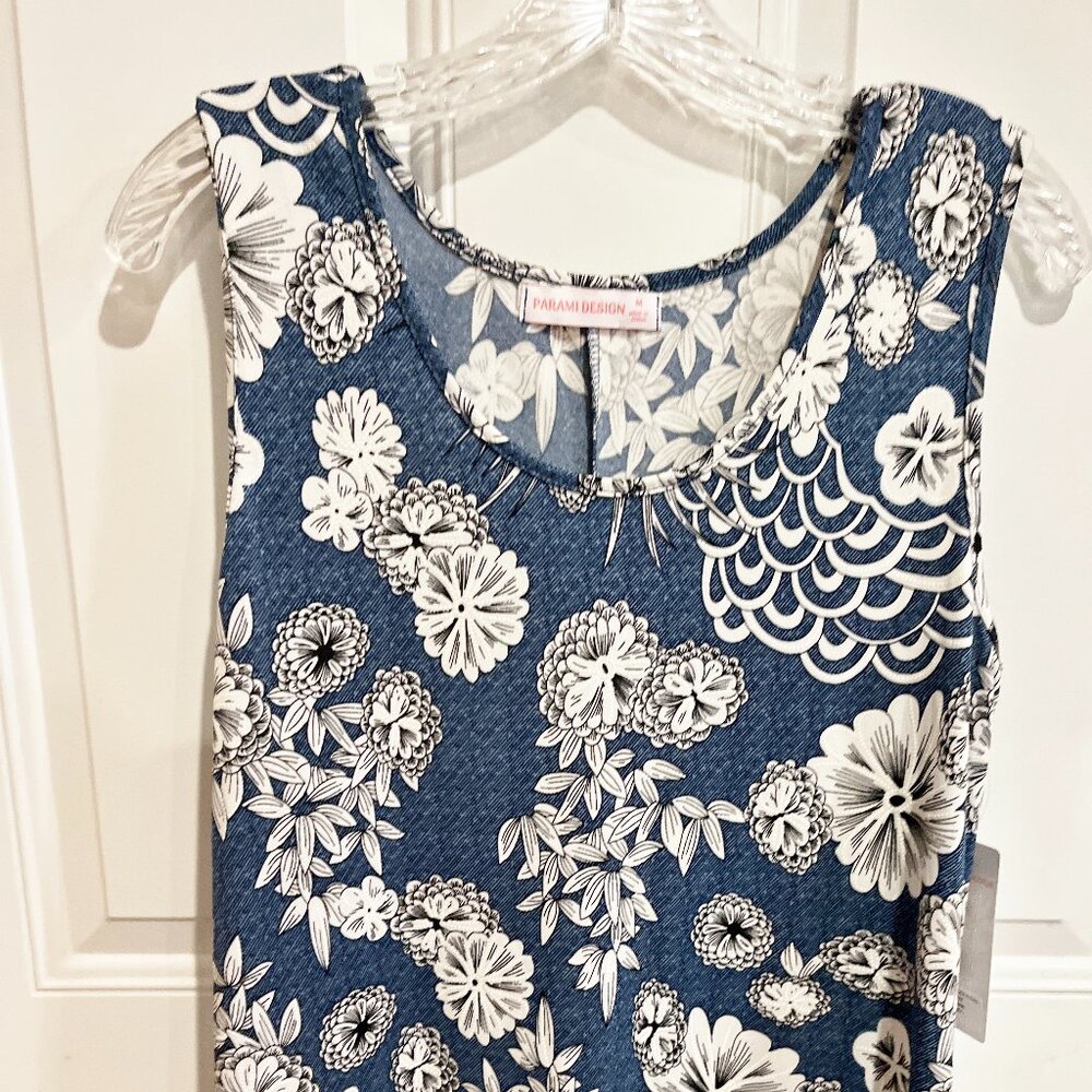 NWT Parami Design Knee Length Dress. Size M